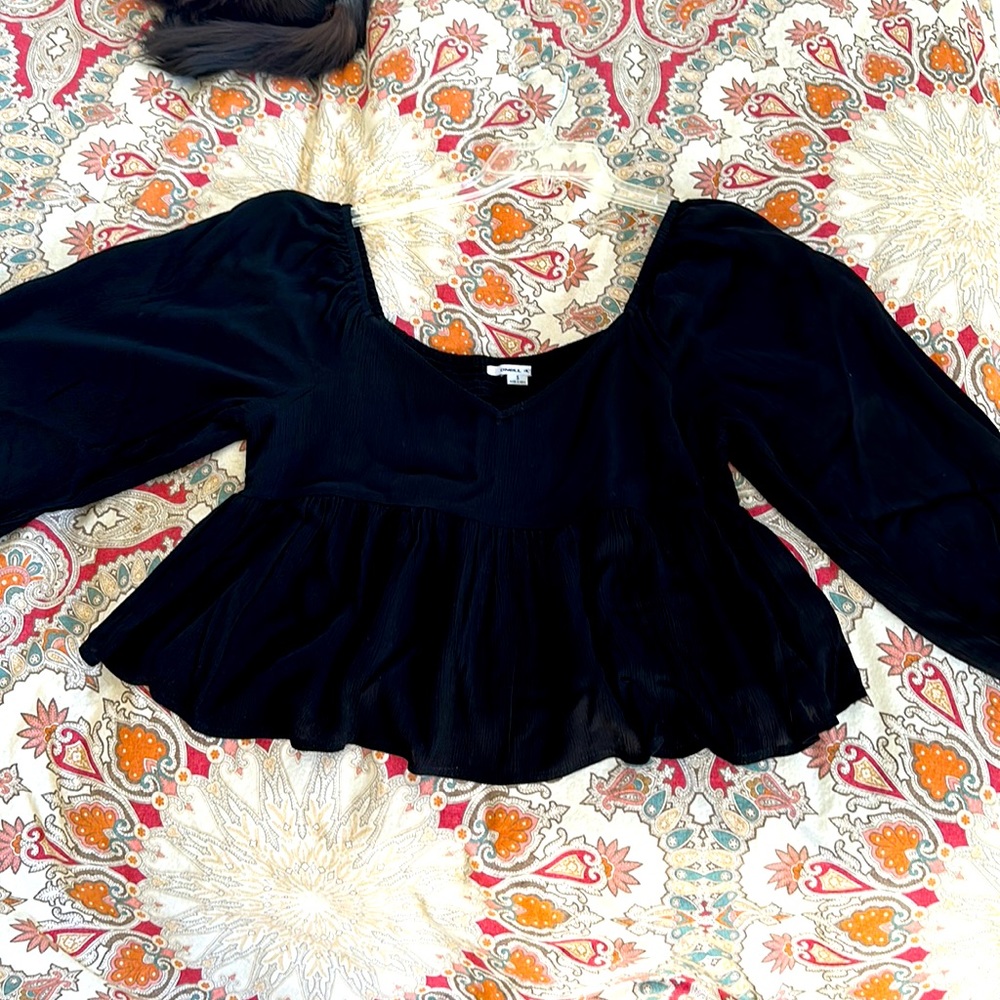 O’Neil black bell sleeve crop